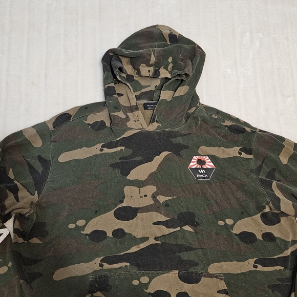 BOGO Free🦋 RVCA Camouflage Hoodie - Picture 2 of 15